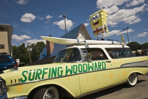 SpongeBob surfin' Woodward